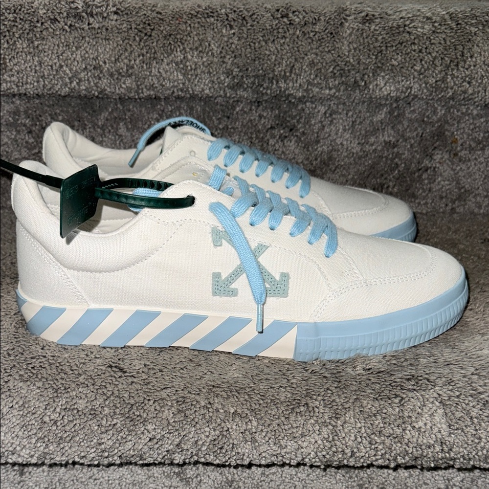 Off-White Men's Low Vulcanized Sneakers
